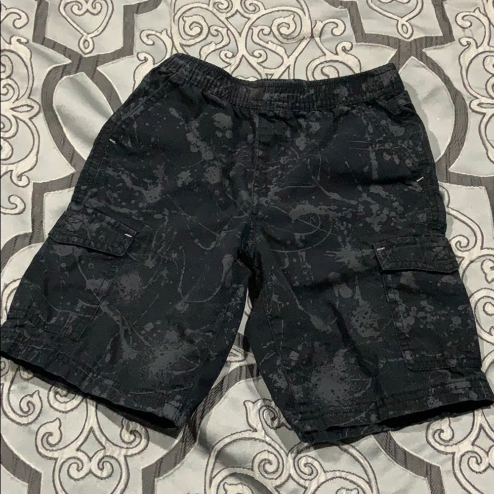 3/$15 SALE- Boys Epic Threads cargo short splatter
